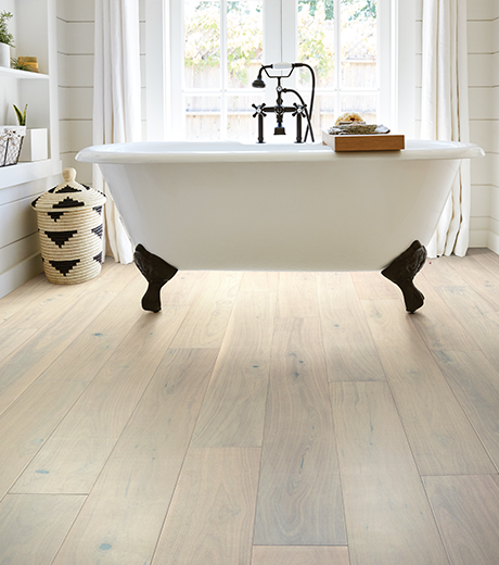 Bathtub from Er Walker Flooring Specialists in Fayetteville